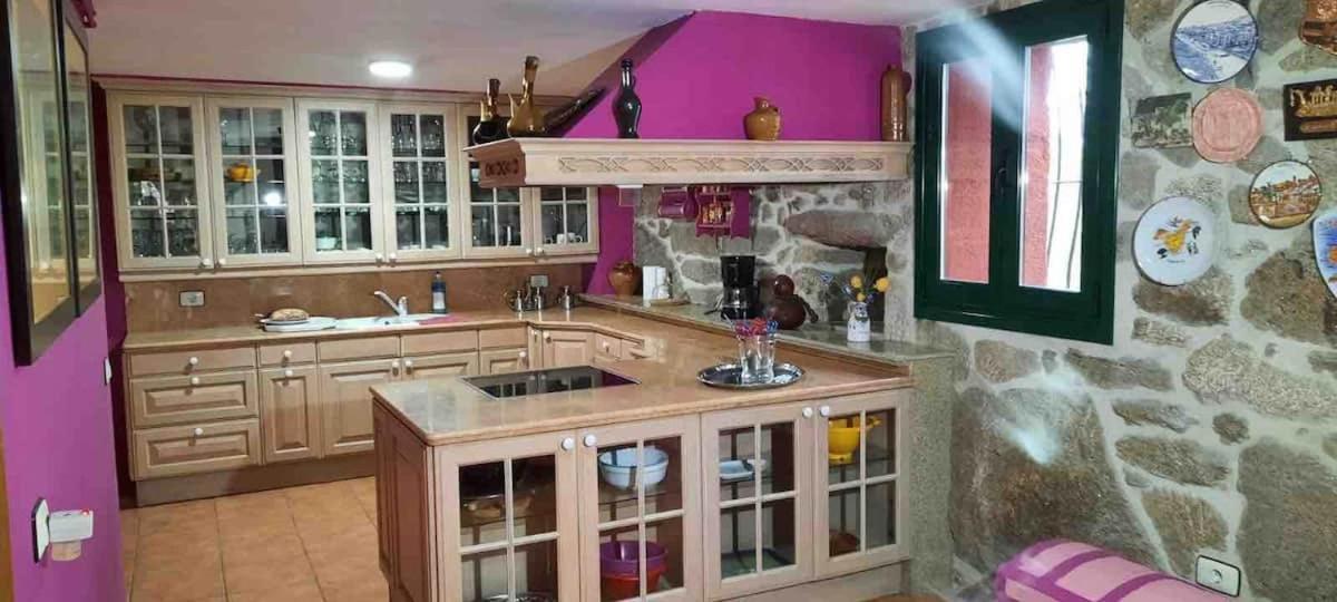Alojamiento Entero Con Piscina Y Jardin. Orense Kültér fotó