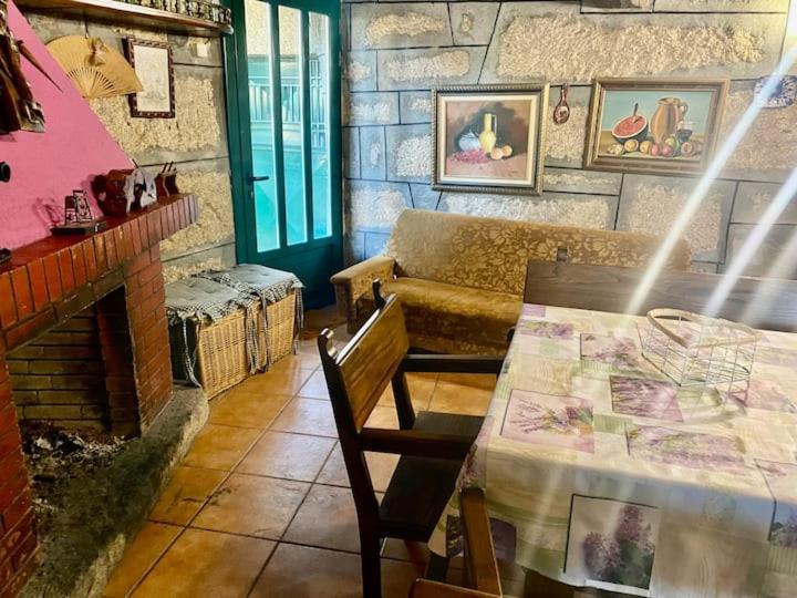 Alojamiento Entero Con Piscina Y Jardin. Orense Kültér fotó