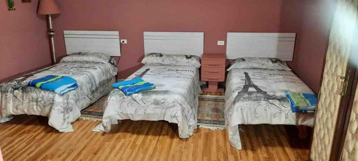 Alojamiento Entero Con Piscina Y Jardin. Orense Kültér fotó