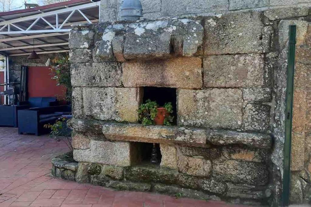 Alojamiento Entero Con Piscina Y Jardin. Orense Kültér fotó