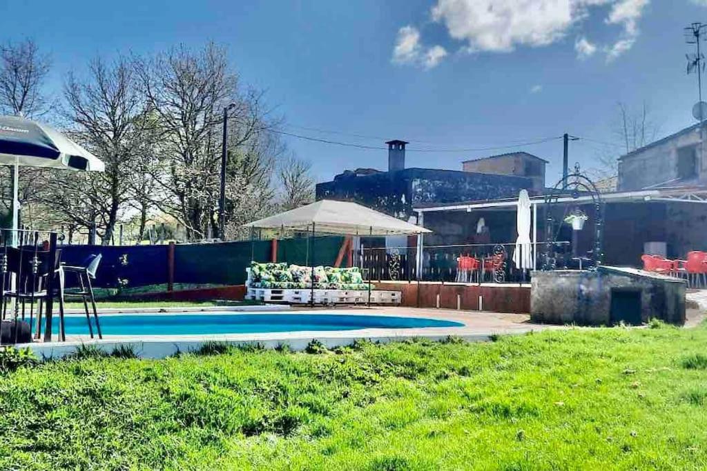 Alojamiento Entero Con Piscina Y Jardin. Orense Kültér fotó
