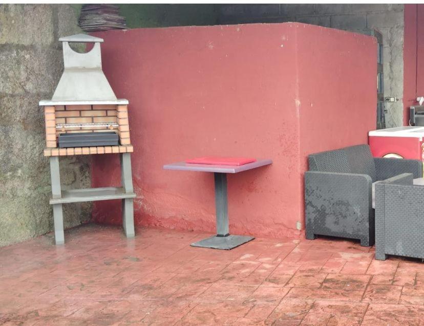 Alojamiento Entero Con Piscina Y Jardin. Orense Kültér fotó